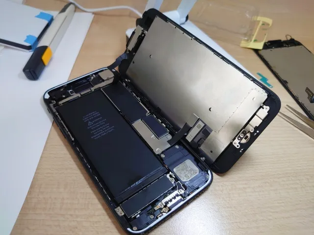 iPhone 13の画面割れ修理をしてみた!【梅田店】