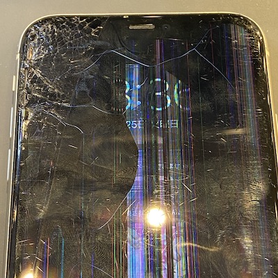 iPhone11 ヒビ&液晶漏れ修理しました！| iPhone修理ダイワンテレコム